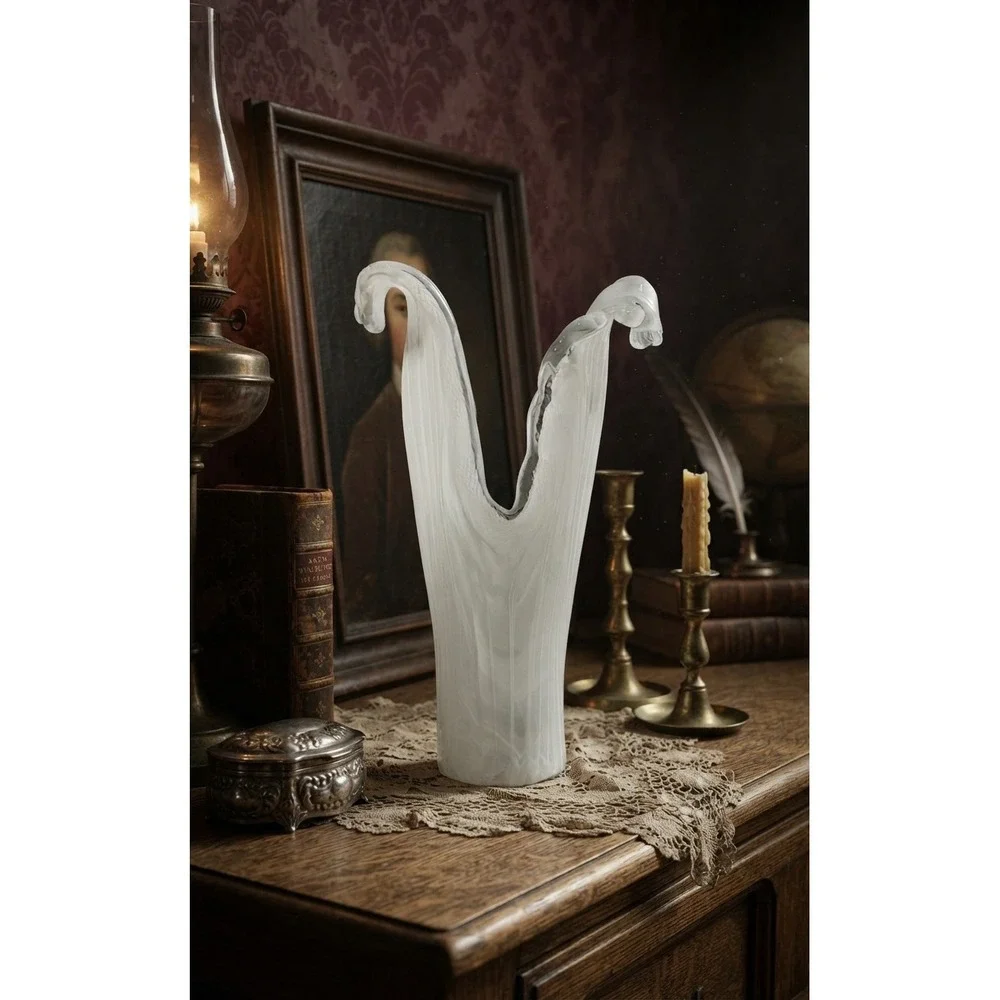 Vintage White Opalescent Hand Blown Glass Pulled Feather Art Vase 10.5